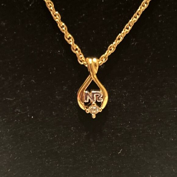 Vintage Nina Ricci Gold Plated Chain Necklace NR Logo Crystal Teardrop Pendant - Picture 3 of 8